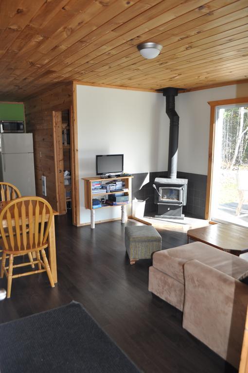 The Sleeping Moose Cottage Birch Plain Exterior photo